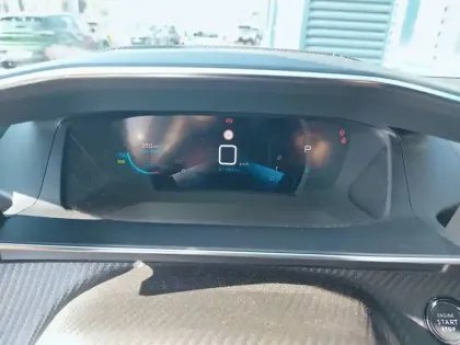 Photo 29 Peugeot 2008  BlueHDi 130 S&S EAT8