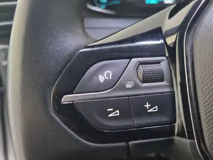 Photo 47 Peugeot 208 Gén. II Ph1 NG Allure 5