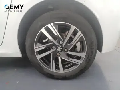 Photo 46 Peugeot 208  PureTech 100 S&S BVM6