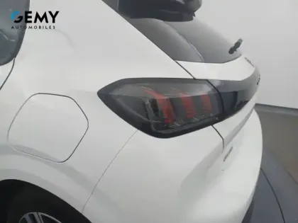 Photo 52 Peugeot 208  PureTech 100 S&S BVM6