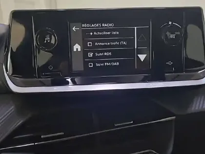 Photo 93 Peugeot 208  PureTech 75 S&S BVM5