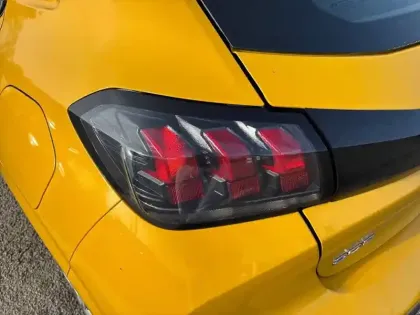 Photo 16 Peugeot 208  PureTech 75 S&S BVM5