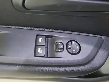 Photo 99 Peugeot 208  PureTech 75 S&S BVM5