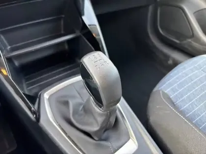 Photo 13 Peugeot 208  PureTech 75 S&S BVM5