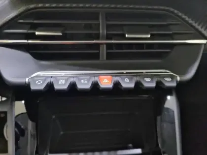 Photo 42 Peugeot 208 Gén. II Ph1 NG Like 5