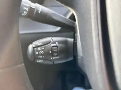 Photo 18 Peugeot 208  PureTech 75 S&S BVM5