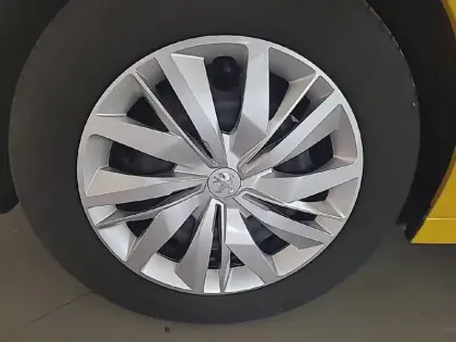 Photo 32 Peugeot 208 Gén. II Ph1 NG Like 5