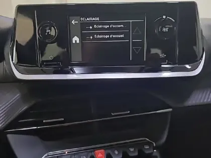 Photo 95 Peugeot 208  PureTech 75 S&S BVM5