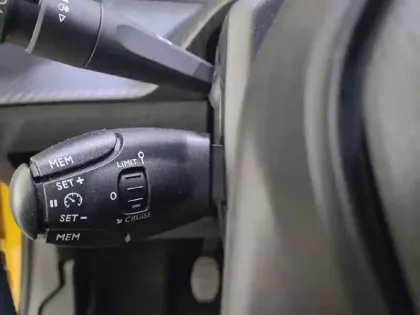 Photo 97 Peugeot 208  PureTech 75 S&S BVM5