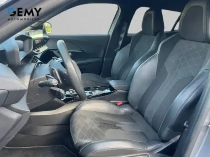 Photo 34 Peugeot 2008  PureTech 130 S&S EAT8