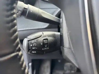 Photo 14 Peugeot 208  Electrique 50 kWh 136ch