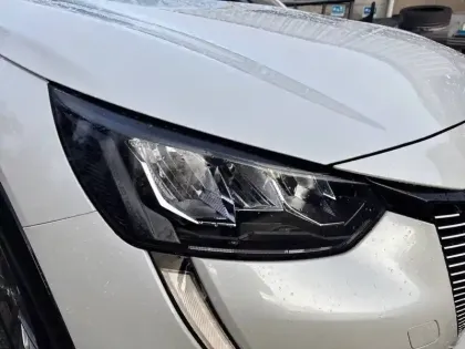 Photo 15 Peugeot 208  Electrique 50 kWh 136ch