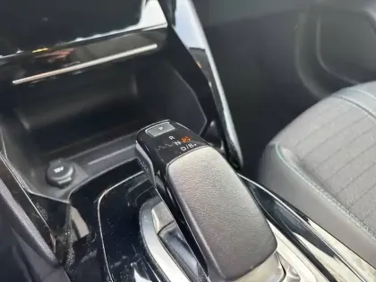 Photo 13 Peugeot 208  Electrique 50 kWh 136ch
