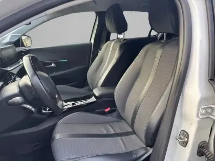 Photo 10 Peugeot 208  Electrique 50 kWh 136ch