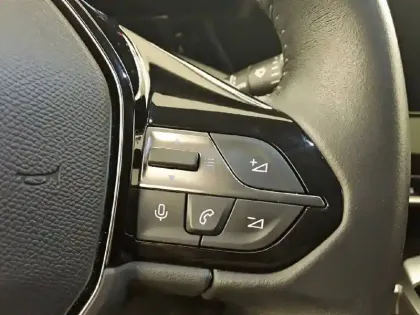 Photo 34 Peugeot 308  PureTech 130ch S&S EAT8