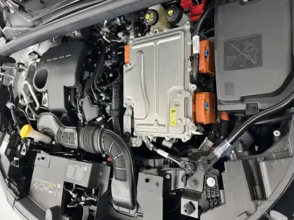 Photo 97 Renault Captur  E-Tech full hybrid 145 ch