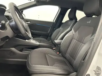 Photo 79 Renault Captur  E-Tech full hybrid 145 ch