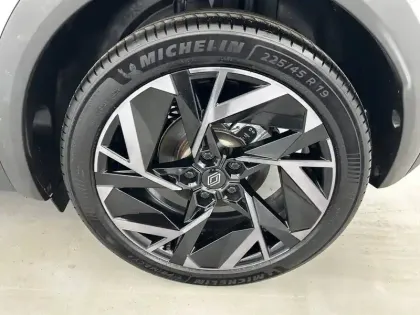 Photo 59 Renault Captur  E-Tech full hybrid 145 ch