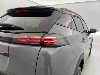 Photo 94 Peugeot 2008  Hybrid 145 e-DCS6