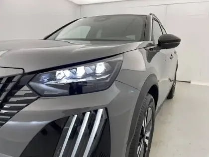 Photo 87 Peugeot 2008  Hybrid 145 e-DCS6