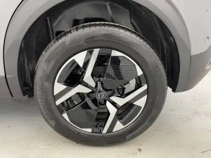 Photo 79 Peugeot 2008  Hybrid 145 e-DCS6