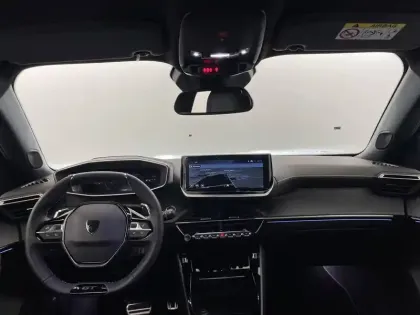 Photo 93 Peugeot 2008  Hybrid 145 e-DCS6