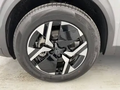 Photo 80 Peugeot 2008  Hybrid 145 e-DCS6