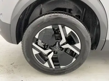 Photo 82 Peugeot 2008  Hybrid 145 e-DCS6