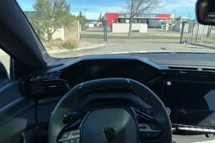 Photo 15 Peugeot 308  Hybrid 145 e-DCS6