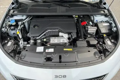 Photo 123 Peugeot 308  Hybrid 145 e-DCS6