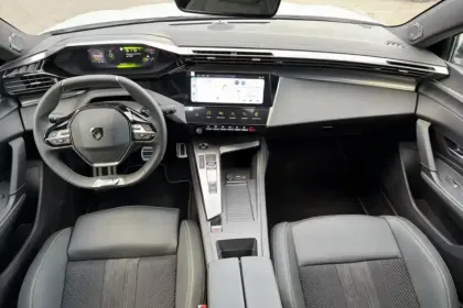 Photo 124 Peugeot 308  Hybrid 145 e-DCS6