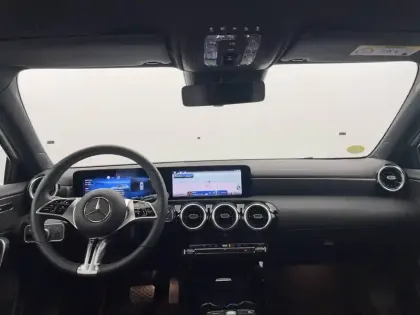 Photo 98 Mercedes Classe A  200 d 8G-DCT