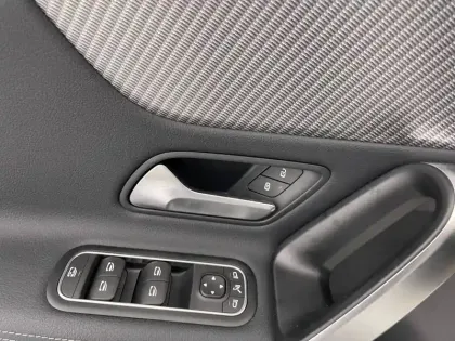 Photo 61 Mercedes Classe A  200 d 8G-DCT