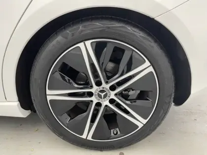 Photo 16 Mercedes Classe A  200 d 8G-DCT