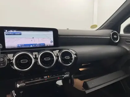 Photo 93 Mercedes Classe A  200 d 8G-DCT