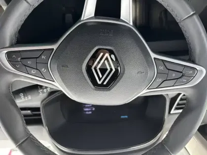 Photo 112 Renault Clio  E-Tech full hybrid 145