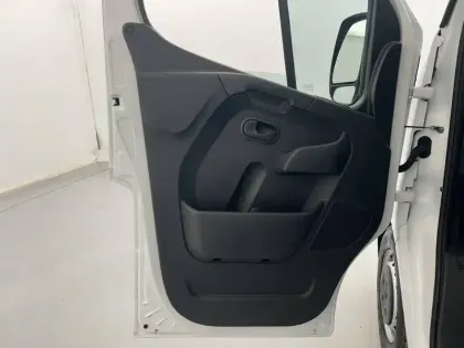 Photo 96 Renault Master  FGN TRAC F3500 L3H3 BLUE DCI 135