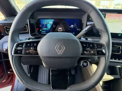 Photo 9 Renault 4 Renault  E-Tech Electrique 150 ch autonomie confort