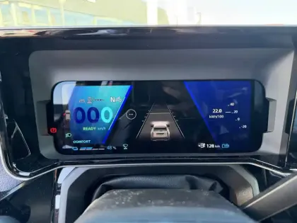 Photo 11 Renault 4 Renault  E-Tech Electrique 150 ch autonomie confort