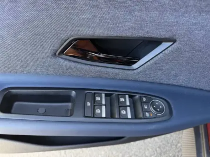 Photo 6 Renault 4 Renault  E-Tech Electrique 150 ch autonomie confort