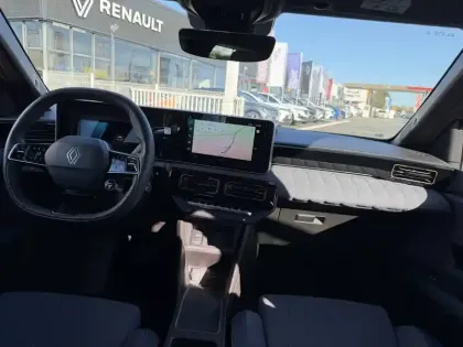 Photo 5 Renault 4 Renault  E-Tech Electrique 150 ch autonomie confort