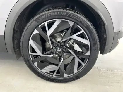 Photo 90 Renault Captur  E-Tech full hybrid 145 ch