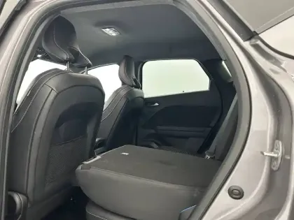 Photo 100 Renault Captur  E-Tech full hybrid 145 ch