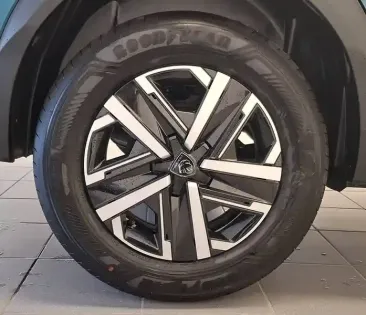 Photo 47 Peugeot 2008  100 S&S BVM6