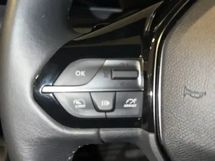 Photo 61 Peugeot 308  PureTech 130ch S&S EAT8