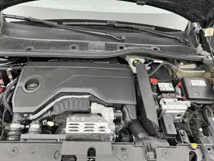 Photo 30 Peugeot 208  Hybrid 100 e-DCS6