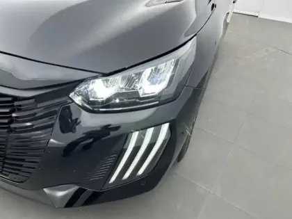 Photo 15 Peugeot 208  Hybrid 100 e-DCS6