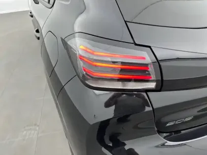 Photo 16 Peugeot 208  Hybrid 100 e-DCS6