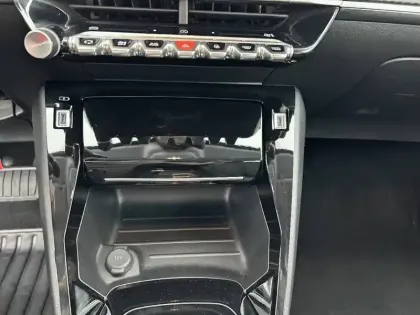 Photo 27 Peugeot 208  Hybrid 100 e-DCS6