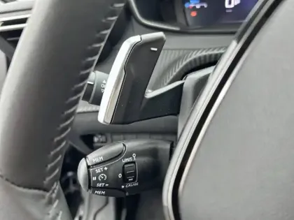 Photo 21 Peugeot 208  Hybrid 100 e-DCS6